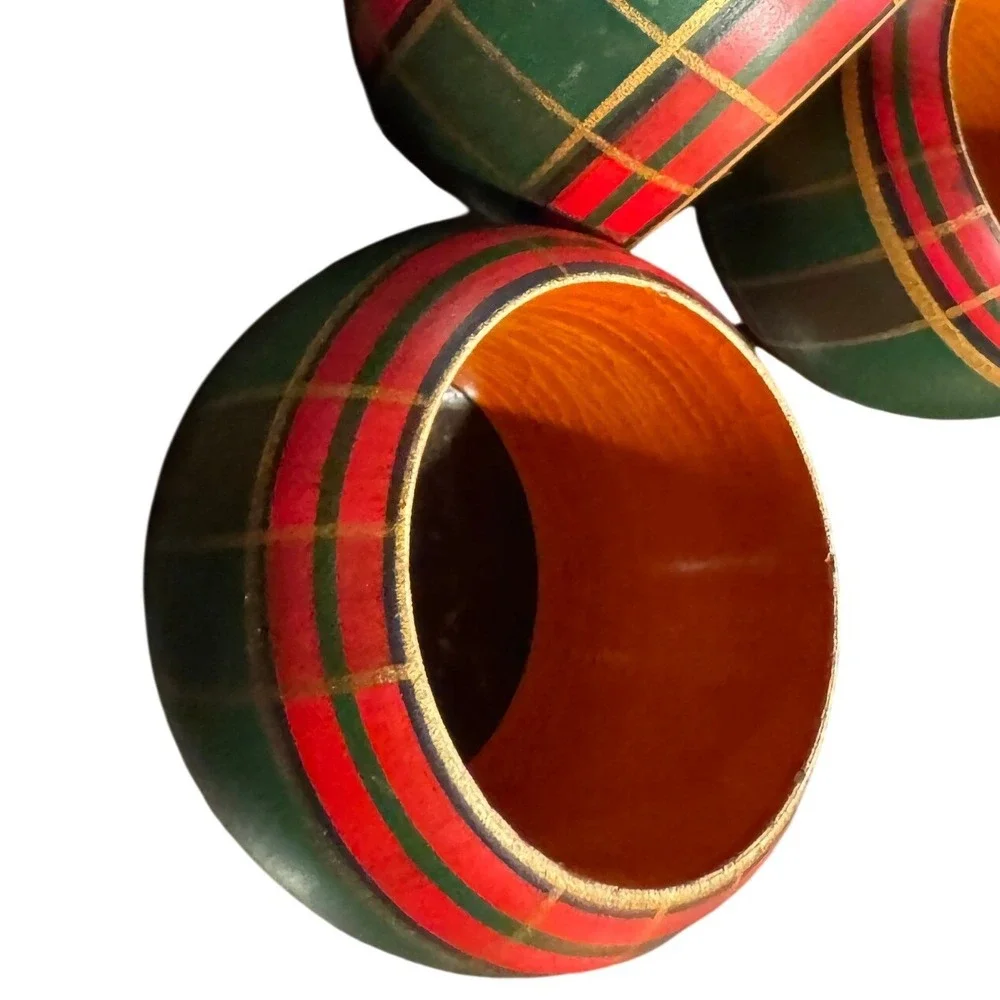Vintage Wooden Plaid Napkin Rings Set of 4 Green Red Gold Tartan Christmas Decor